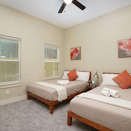 Spacious, Sleeps 6, St Phillips, King Bed San Antonio Dış mekan fotoğraf